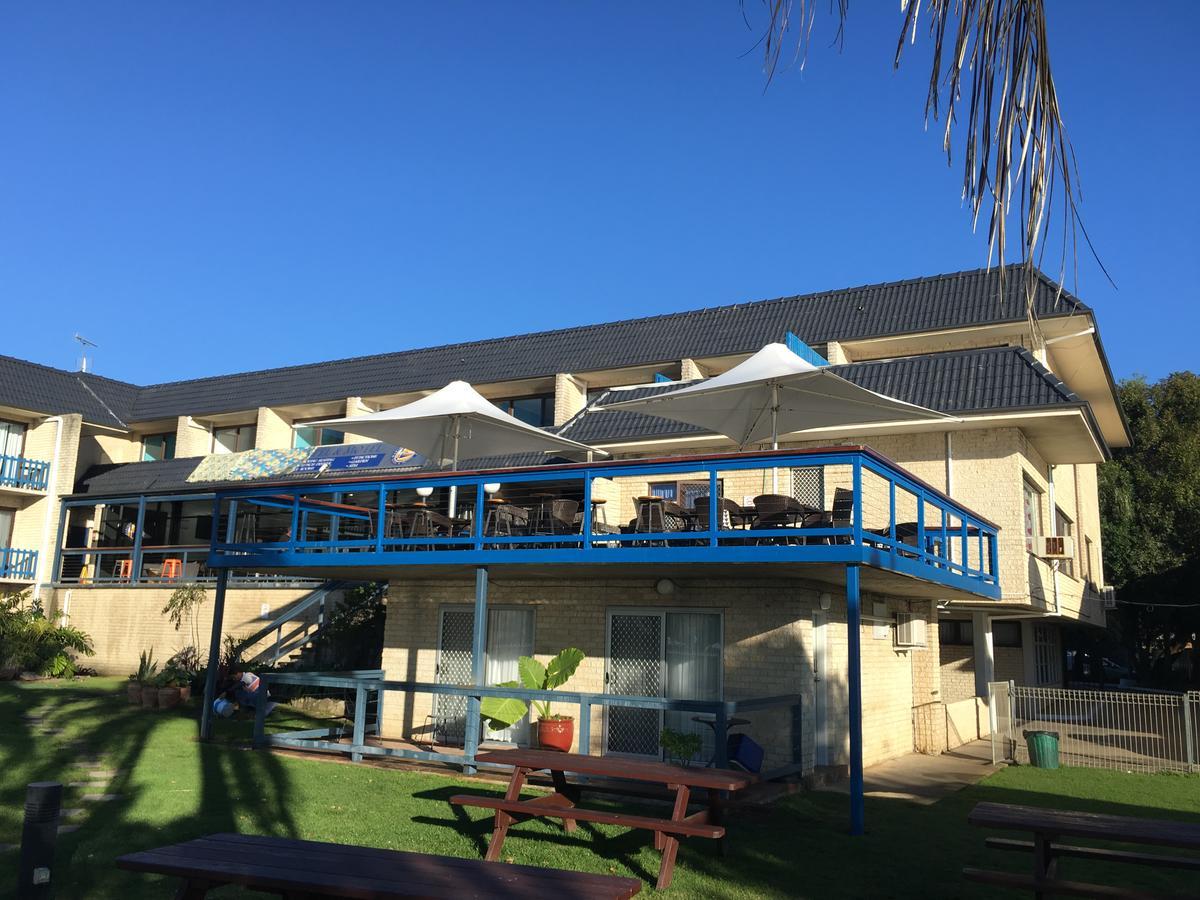 Mariners On The Waterfront Motel Бейтманс Бей Екстериор снимка