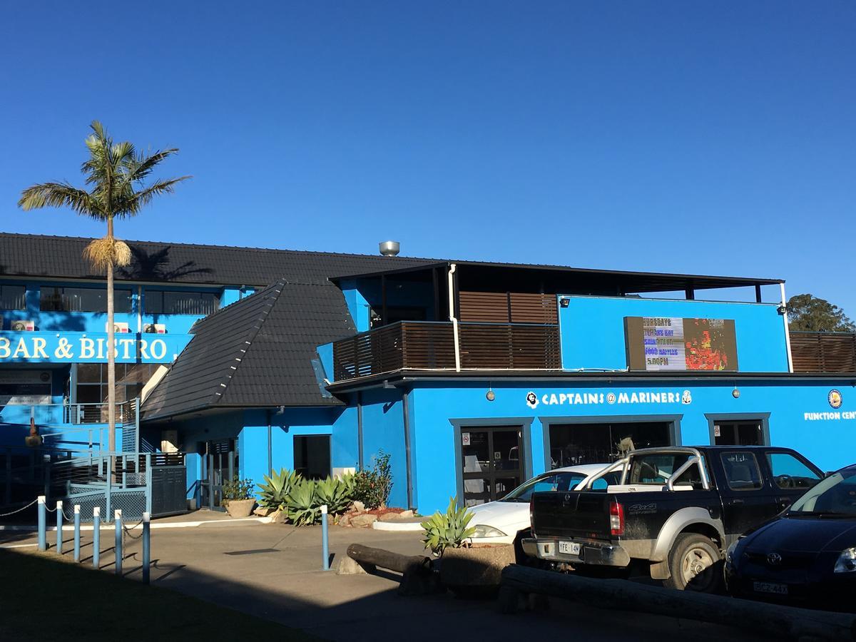 Mariners On The Waterfront Motel Бейтманс Бей Екстериор снимка