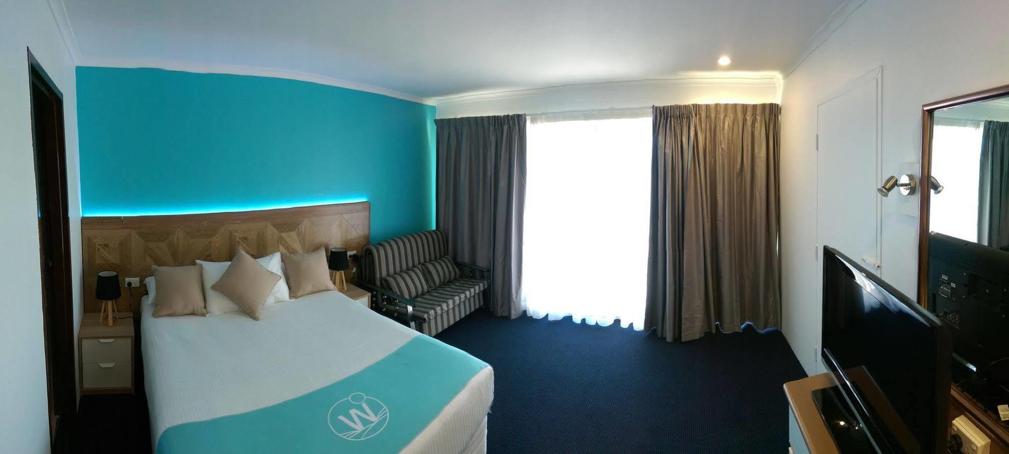 Mariners On The Waterfront Motel Бейтманс Бей Екстериор снимка